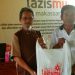 Gandeng Yayasan Tajdidul Iman, Lazismu Makassar Salurkan Paket Ramadan ke Fakir Miskin