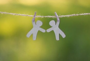 Bersahabat Dengan Orang Shaleh dan Pengaruhnya