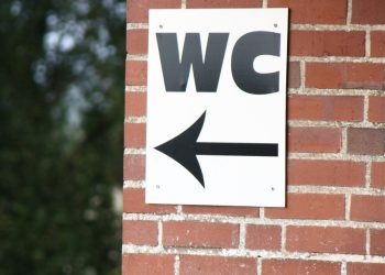 Pembahasan Fiqih Edisi 15 (Thaharah Bagian 15): Adab Mendatangi Kamar Kecil (WC) dan Membuang Hajat