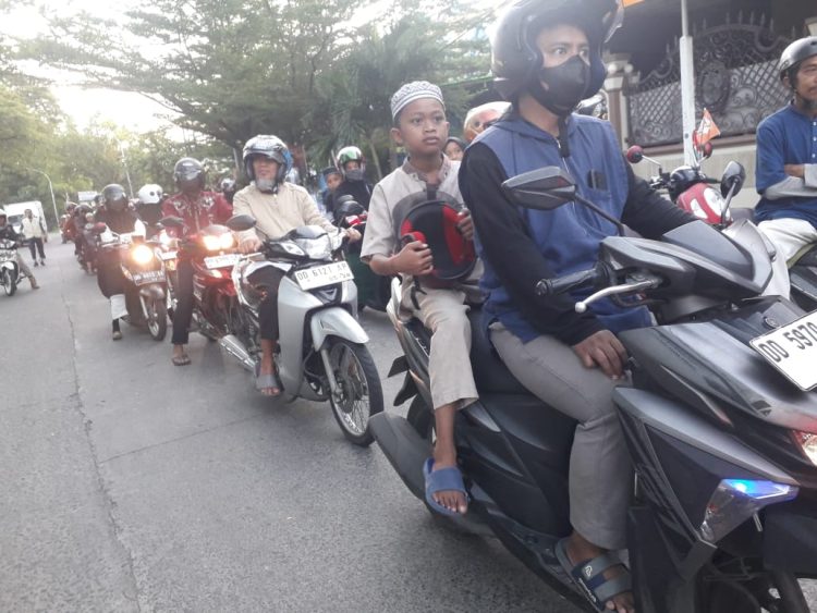 Masyarakat Sambut Hangat Touring Akhir Tahun Tajdidul Iman