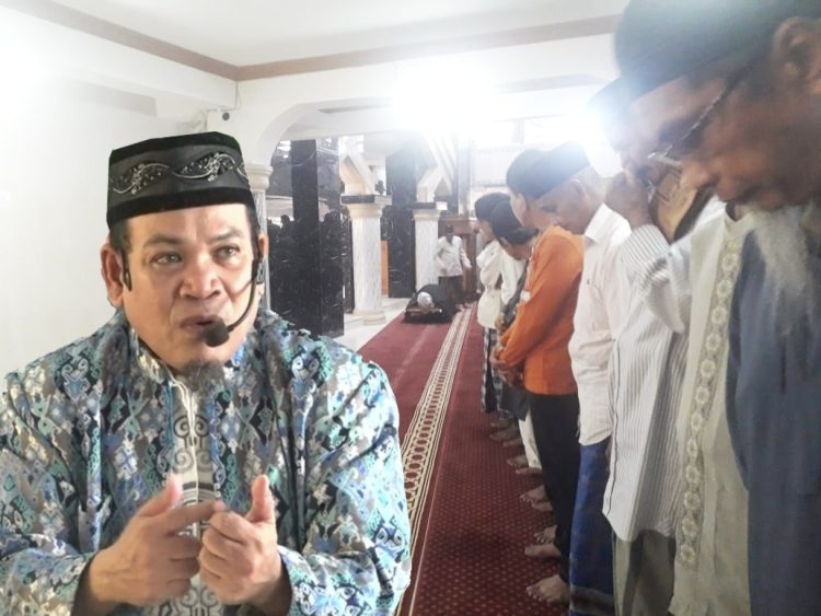 Founder TI, Jadi Imam Shalat Jenazah di Ablam
