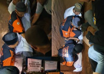 Pertama Kali, Jenazah di Makamkan di Riyadhul Jannah TI, Pada Malam Hari