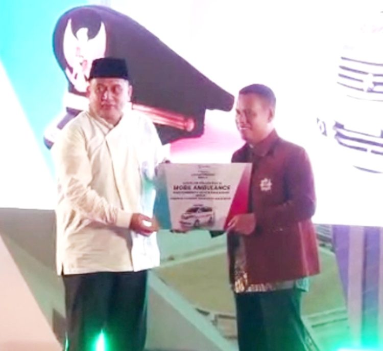 Terima Bantuan Ambulans dari Walikota Makassar, Pendiri YTI, Kiai Sudirman Ucapkan Terima Kasih