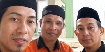 Tak Kenal Waktu, Tim PJTI Urus Jenazah Hingga Malam Hari
