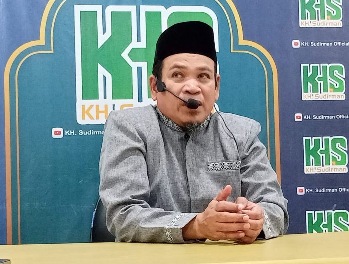 Pesan Kiai Sudirman Jangan sembarang Kasih Masuk ke Dalam Koper